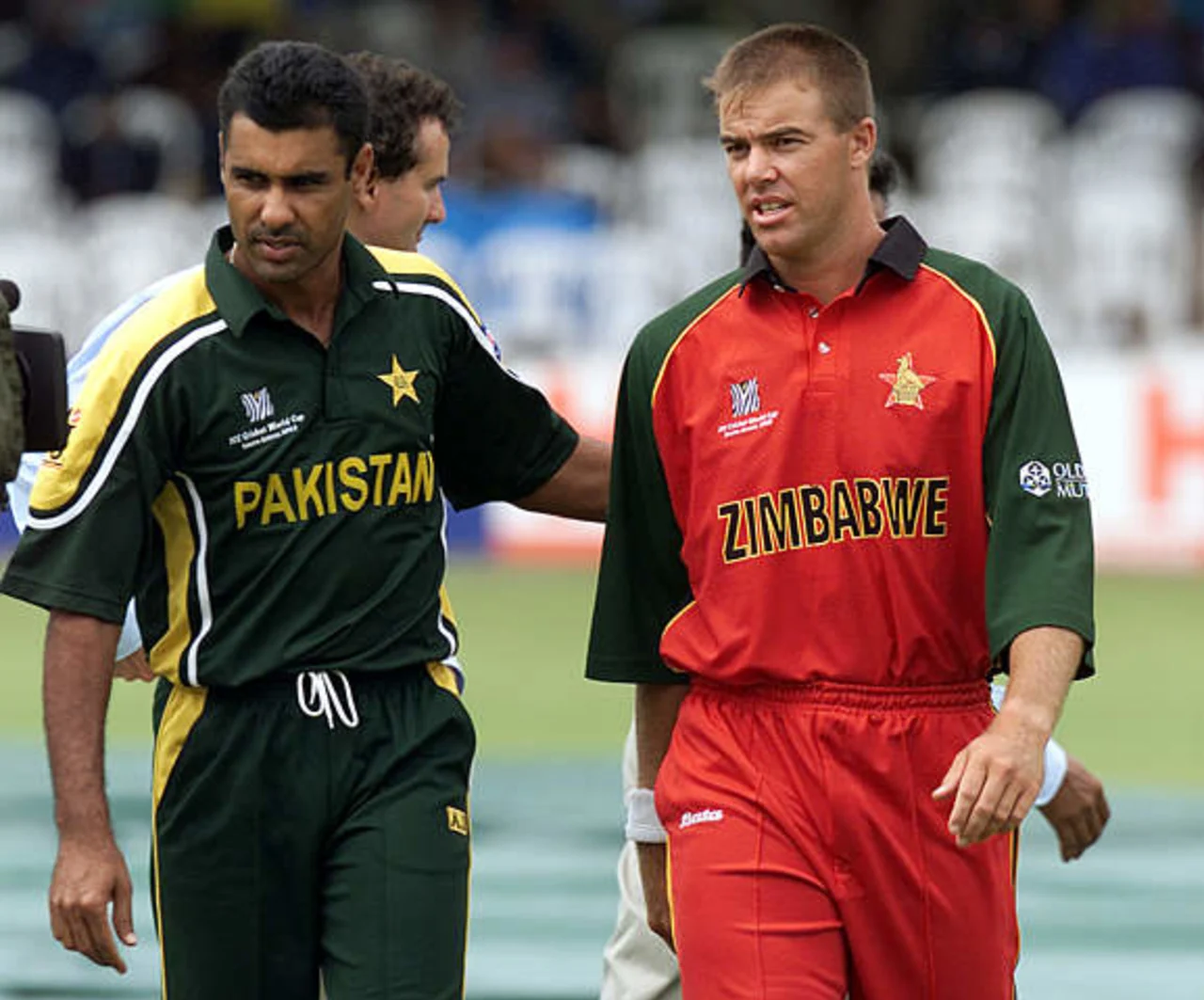 Best Bowling Figures in ODI Matches for Pakistan