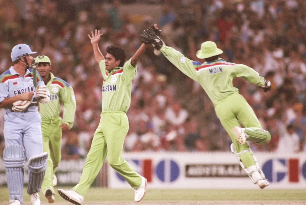 Best Bowling Figures in ODI Matches for Pakistan